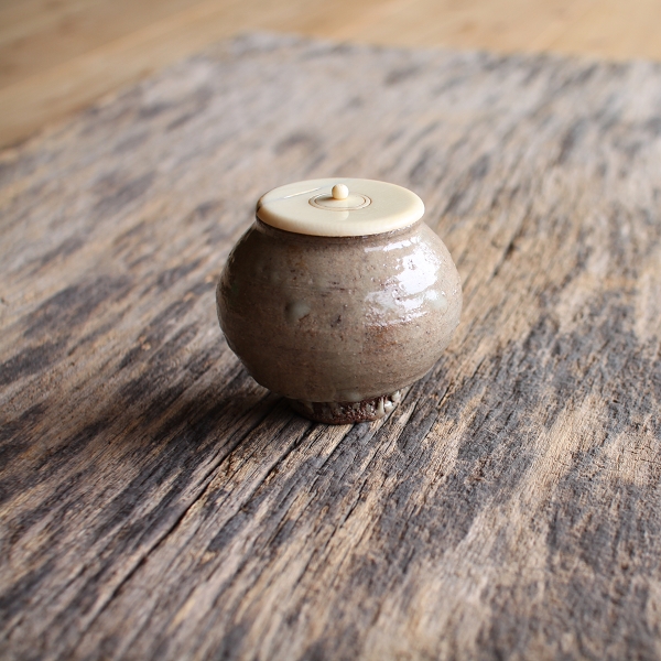 大前悟/備前三角花生