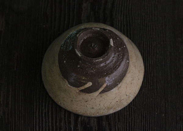 鬼ヶ島粉引茶碗　大前悟